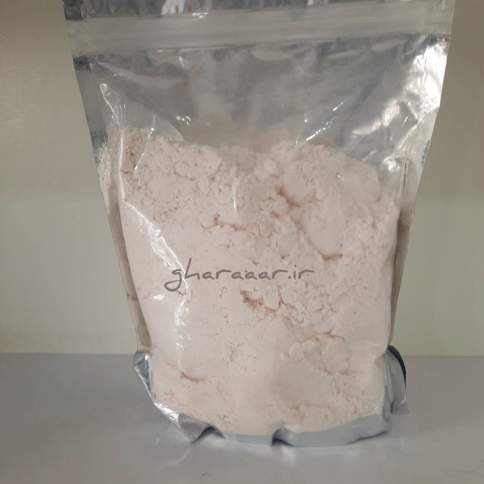نمک صورتی پودرشده بسته‌ای